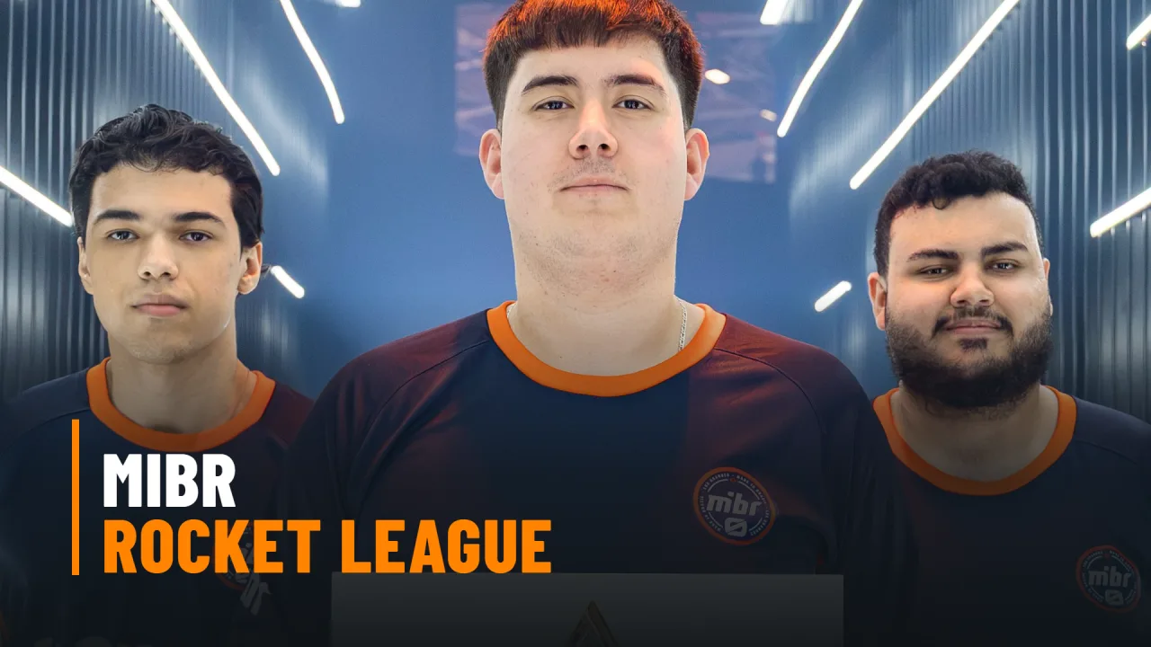 Aztromick, Reysbull y Sadd posan con la camiseta de MIBR en la Esports World Cup 2026, con el texto MIBR Rocket League